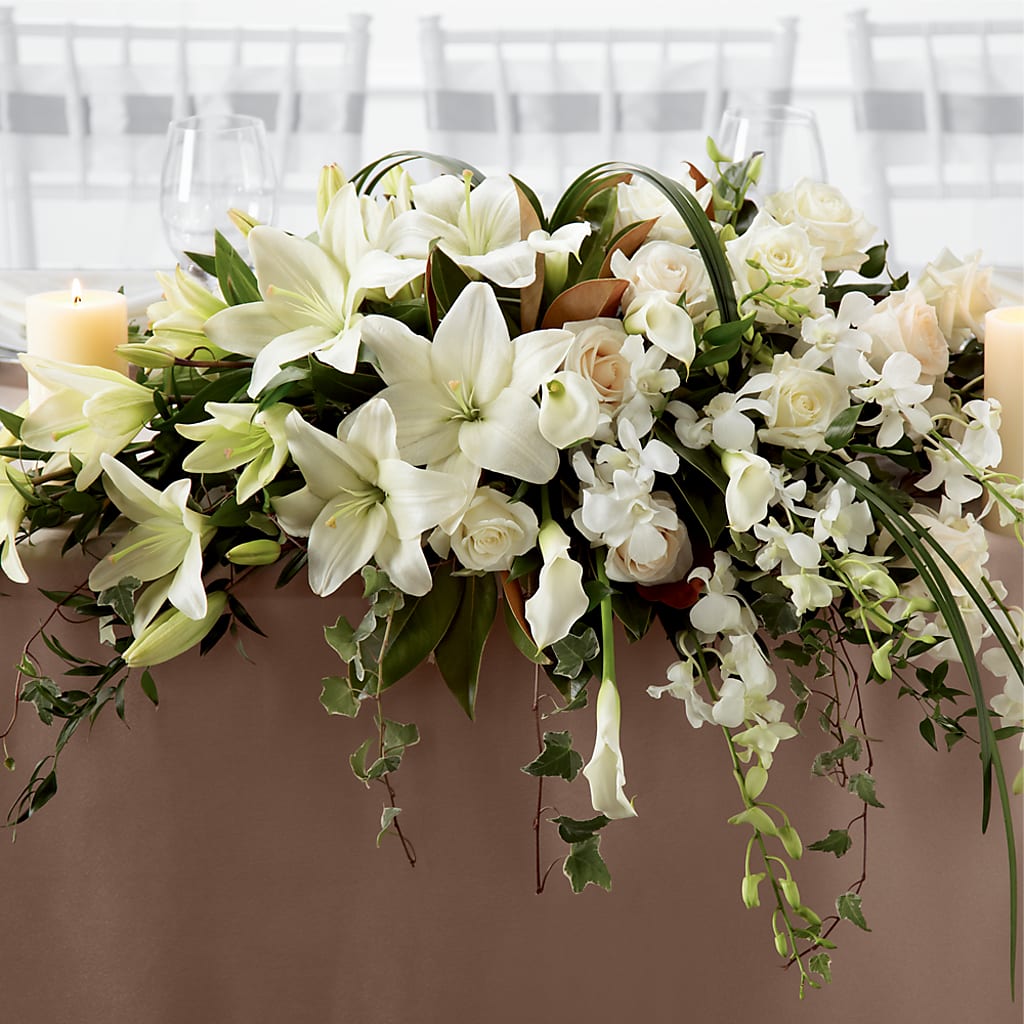 White Linen Arrangement – La Fleur Bijou, Fort Lauderdale FL
