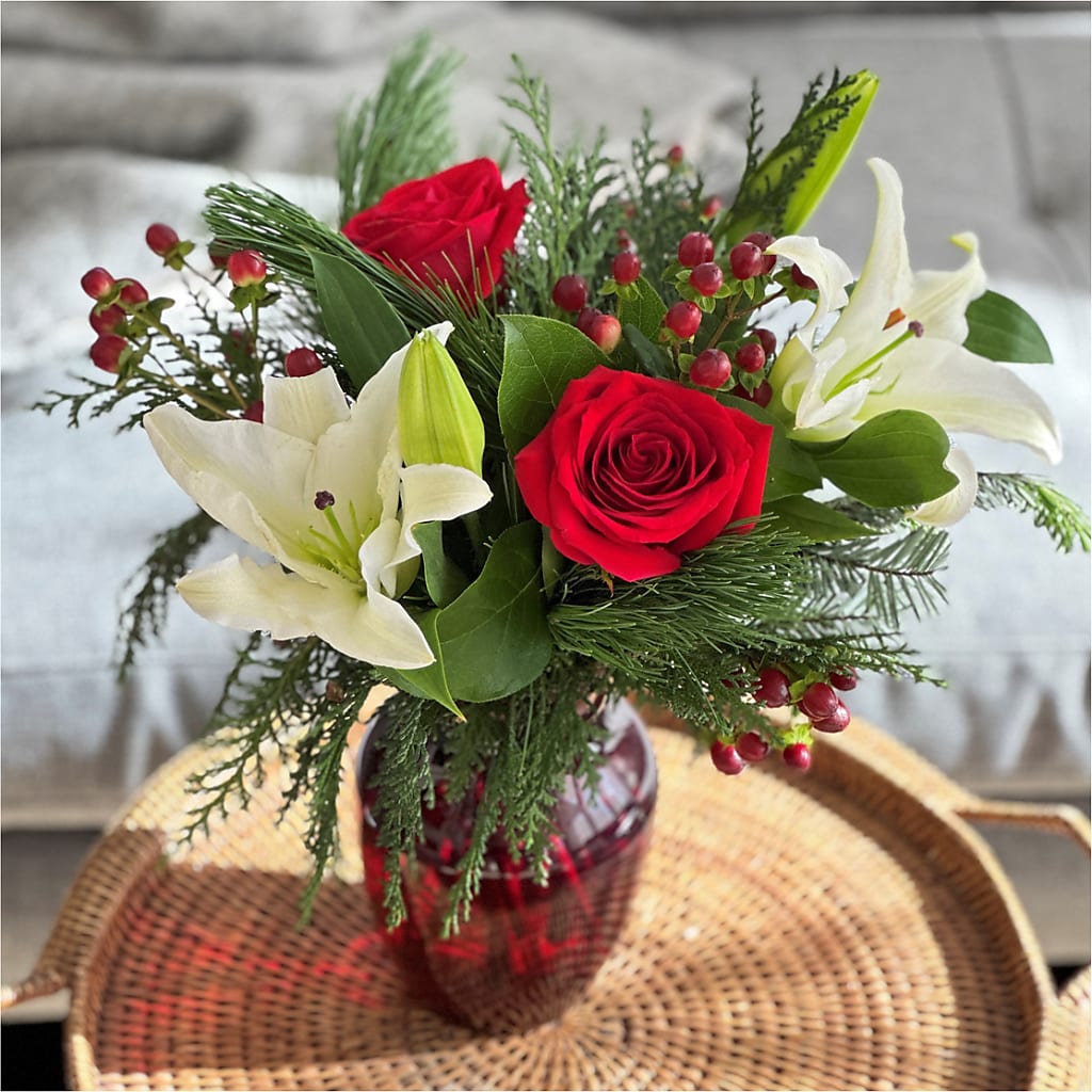 Evergreen Delight Bouquet –  La Fleur Bijou, Fort Lauderdale FL